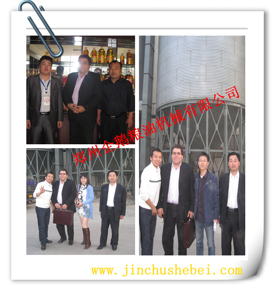 迪拜客戶來訪鄭州企鵝參觀浸出設(shè)備(圖1) 浸出油設(shè)備,精煉油設(shè)備,榨油設(shè)備